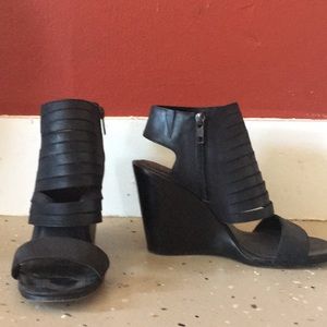 Cute black wedge
